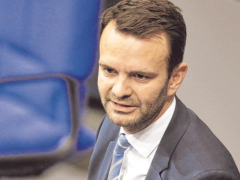 Immer weniger Arbeitnehmer müssen immer mehr Rentner finanzieren. Hat Florian Dorn die Lösung? &#160;&#160;