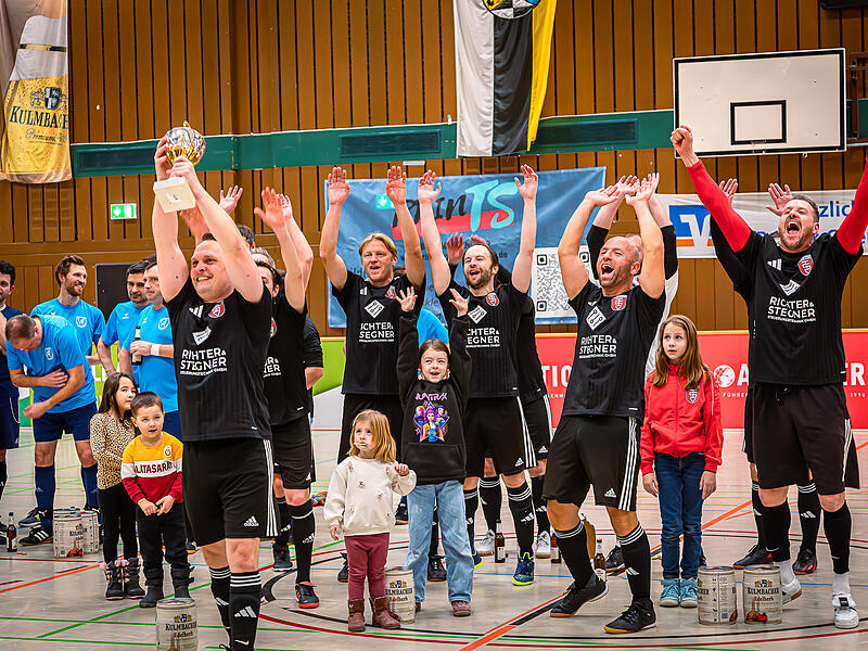Die Altliga-Teams aus dem Raum Kulmbach spielten in der Sporthalle Weiher um den Stadtmeister-Titel.Die Altliga-Teams aus dem Raum Kulmbach spielten in der Sporthalle Weiher um den Stadtmeister-Titel.