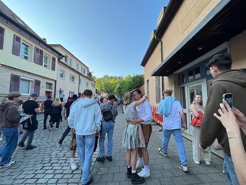 Glück zur Bergzeit – hier beim Aufstieg zur Kirchweih am Freitag.