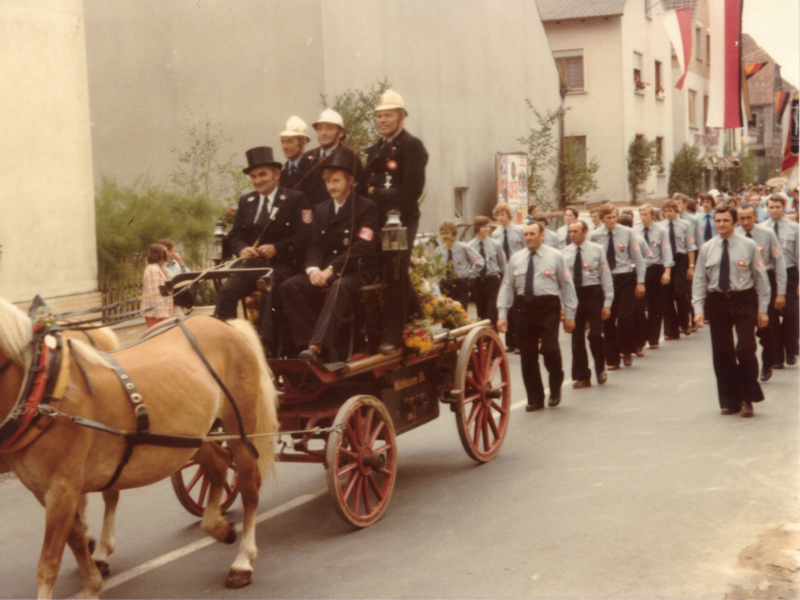 Ein Schnappschuss vom 100. Jubil&auml;um der Feuerwehr M&uuml;hlhausen im Jahr 1976.