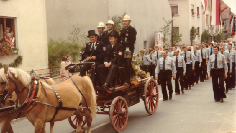 Ein Schnappschuss vom 100. Jubiläum der Feuerwehr Mühlhausen im Jahr 1976. Ein Schnappschuss vom 100. Jubiläum der Feuerwehr Mühlhausen im Jahr 1976.