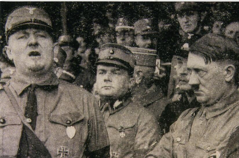 Franz Schwede und Aldof Hitler, undatierte Aufnahme aus dem Staatsarchiv Coburg. Franz Schwede war erster Nazi-Oberb&uuml;rgermeister in einer deutschen Stadt und wurde 1934 Gauleiter von Pommern.