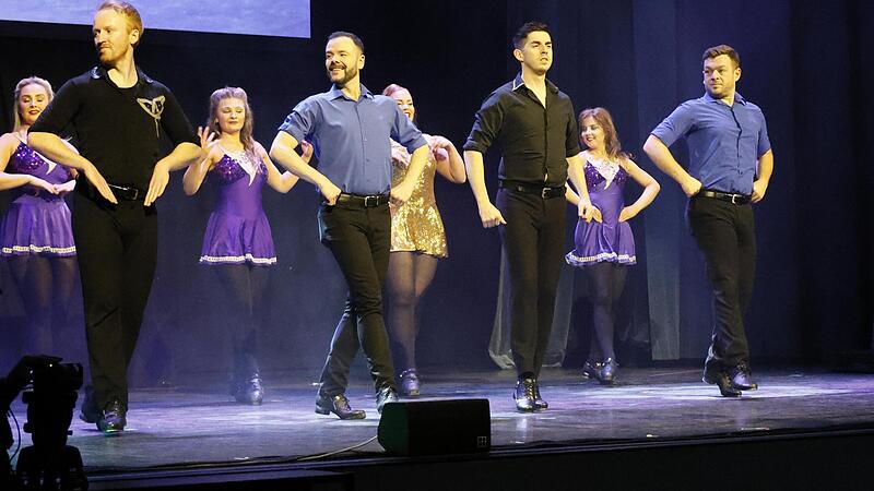 Die energiegeladene, abwechslungsreiche und turbulent Irish Dance-Show begeisterte im Sonneberger Gesellschaftshaus viele Besucher aus nah und fern.