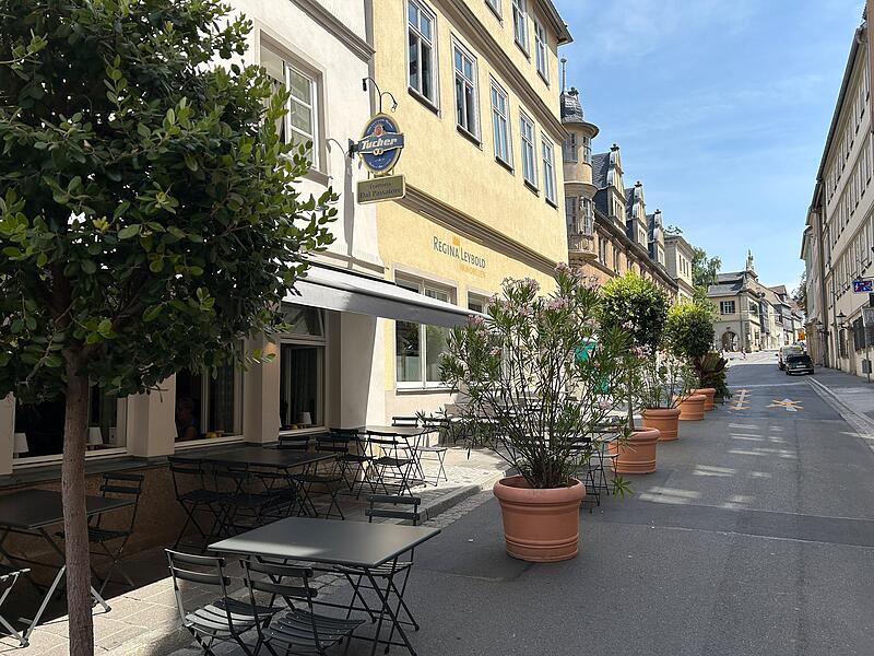 Die Steingasse in Coburg ist jetzt zwischen der R&uuml;ckertstra&szlig;e und der Kirchgasse ein verkehrsberuhigter Bereich.