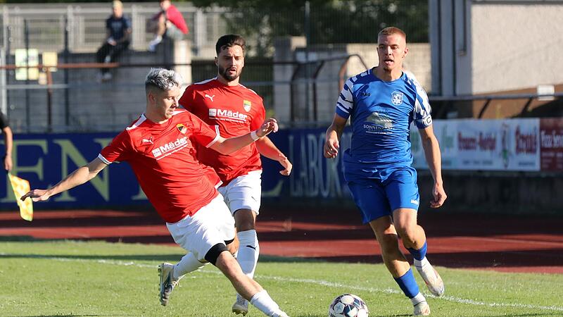 Mit 20 Jahren schon Anf&uuml;hrer und Kapit&auml;n des TSV Hirschaid: Jannik Bickel (rechts)