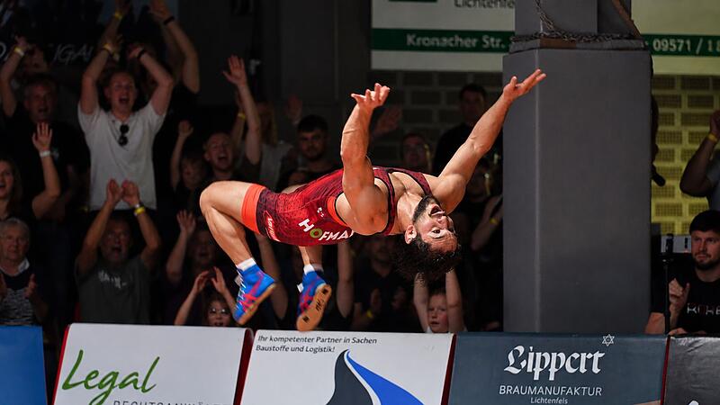 „Adler sollen fliegen“: So soll es auch Samstag aussehen, wenn die Eagles Lichtenfels (hier Ahmet Duman) im Derby auf den KSC Germania Hösbach treffen. „Adler sollen fliegen“: So soll es auch Samstag aussehen, wenn die Eagles Lichtenfels (hier Ahmet Duman) im Derby auf den KSC Germania Hösbach treffen.
