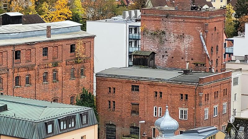 Die Machbarkeitsstudie hat ergeben: Große Teile der früheren Mälzerei Müller/Petz-Bräu könnten saniert werden. Das Areal kommt nun auch als Standort für das Grüne Zentrum infrage. Die Machbarkeitsstudie hat ergeben: Große Teile der früheren Mälzerei Müller/Petz-Bräu könnten saniert werden. Das Areal kommt nun auch als Standort für das Grüne Zentrum infrage.
