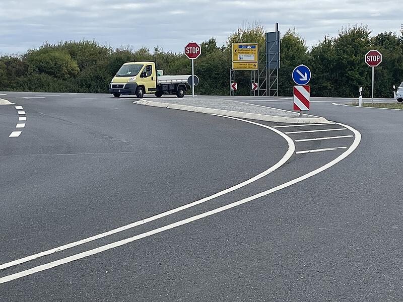 Die Kreuzung der B 286 mit der B 19 bei Oerlenbach ist ein Unfallschwerpunkt. Um sie sicherer zu machen, wird eine Ampel gebaut. Autofahrer müssen sich in der Bauzeit auf Sperrungen einstellen.