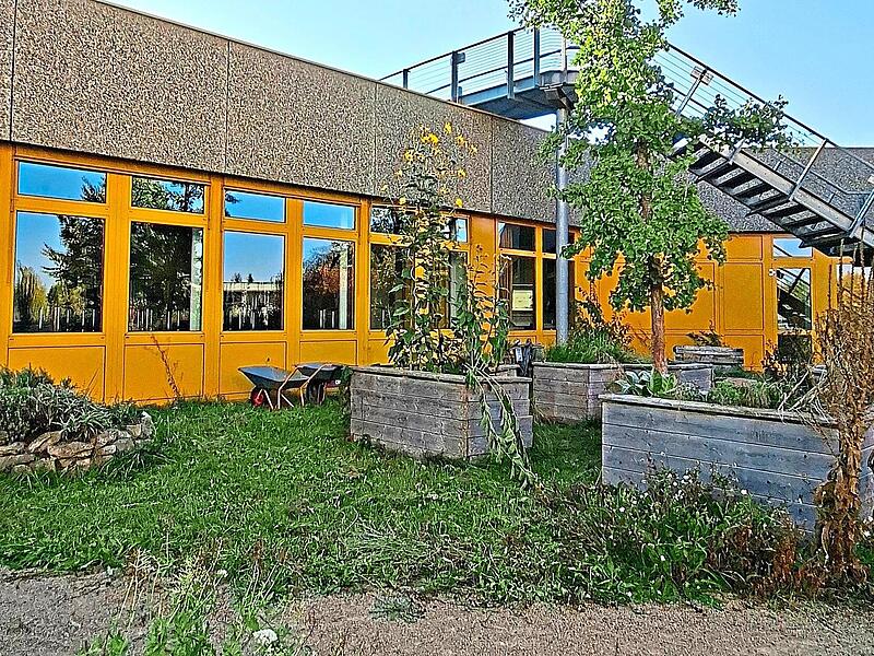 F&uuml;r das Herzogenauracher Gymnasium schafft das Sanierungsprojekt moderne R&auml;ume und mehr Energieeffizienz.