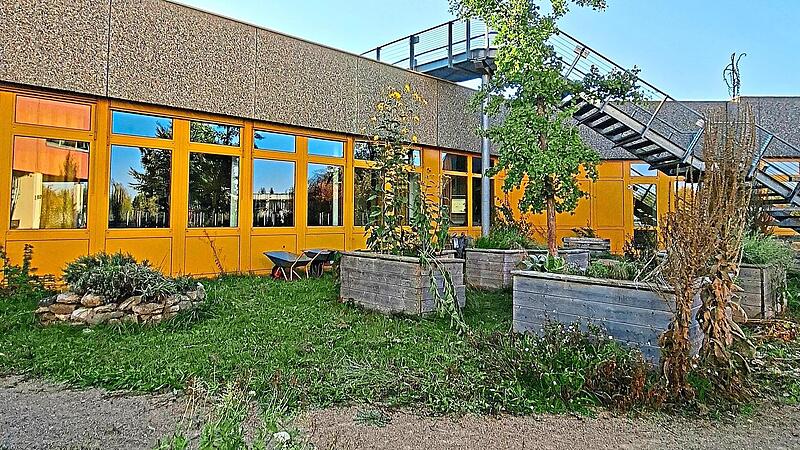 F&uuml;r das Herzogenauracher Gymnasium schafft das Sanierungsprojekt moderne R&auml;ume und mehr Energieeffizienz.
