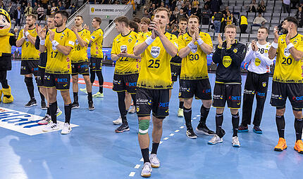 Entt&auml;uschte Gesichter beim HSC Coburg (hier nach der 23:26-Niederlage im Pokal).