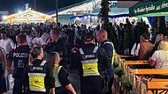 Polizei räumt Gillamoos-Jahrmarkt wegen Unwetters