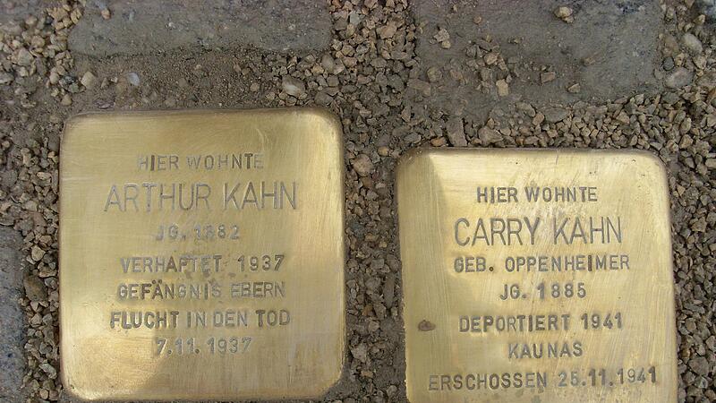 Das sind zwei der 16 Stolpersteine, die 2011 in Memmelsdorf verlegt wurden, um an die von den Nazis ermordeten j&uuml;dischen B&uuml;rger zu erinnern.