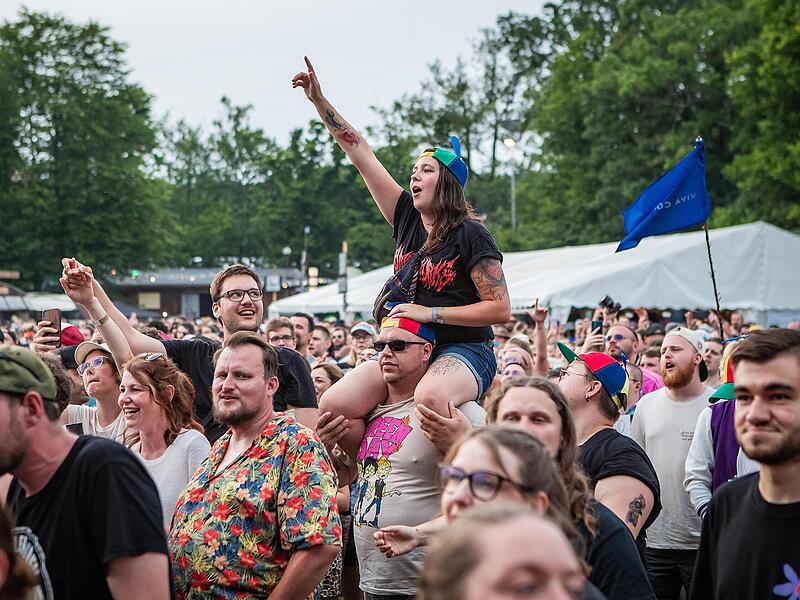 Tausende Festivalg&auml;ste feierten friedlich zu ihren Lieblingsbands.
