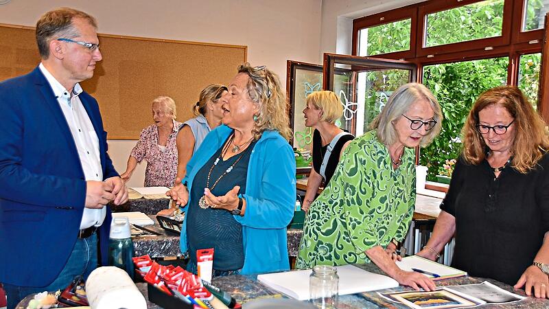 OB Ralf Hartnack, Teilnehmerin Uta Joschko, Jutta Lange und Kursleiterin Rita Oppold im Gespr&auml;ch.Uschi Prawitz