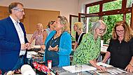 OB Ralf Hartnack, Teilnehmerin Uta Joschko, Jutta Lange und Kursleiterin Rita Oppold im Gespr&auml;ch.Uschi Prawitz