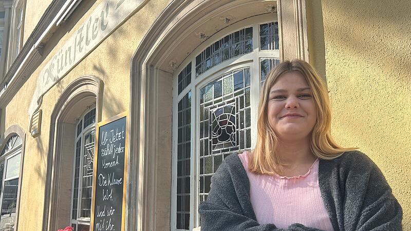 Die 26-j&auml;hrige Aileen B&auml;r ist neue Wirtin der K&uuml;nstler-Klause am Theaterplatz in Coburg.