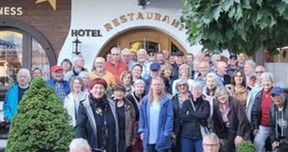 Die Wandergruppe am Hotel in Gries am Sellrain.