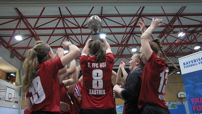 Der FFC Hof gewinnt die oberfränkische Hallenbezirksmeisterschaft der Frauen