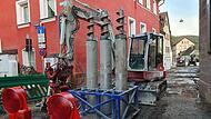 Mit Bohrpfählen wird aktuell die Baugrube im Kirchwehr gesichert. Bis zum Frost soll dort gearbeitet werden.