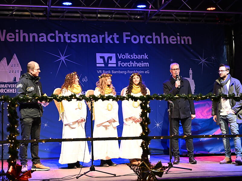 Der Forchheimer Weihnachtsmarkt 2024 ist eröffnet.Eröffnung Weihnachtsmarkt Forchheim 2024 Der Forchheimer Weihnachtsmarkt 2024 ist eröffnet.