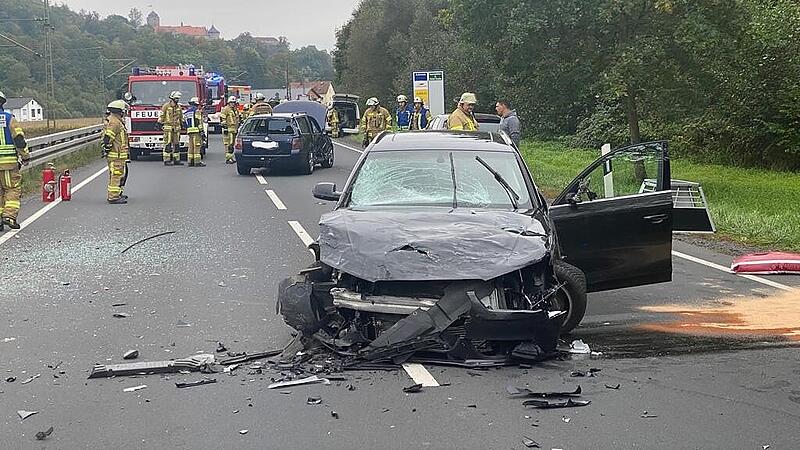Frontalzusammenstoß auf der B85