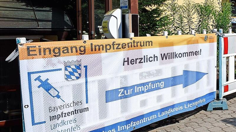 Im Impfzentrum in der Gabelsbergerstra&szlig;e besteht die M&ouml;glichkeit, sich impfen zu lassen.