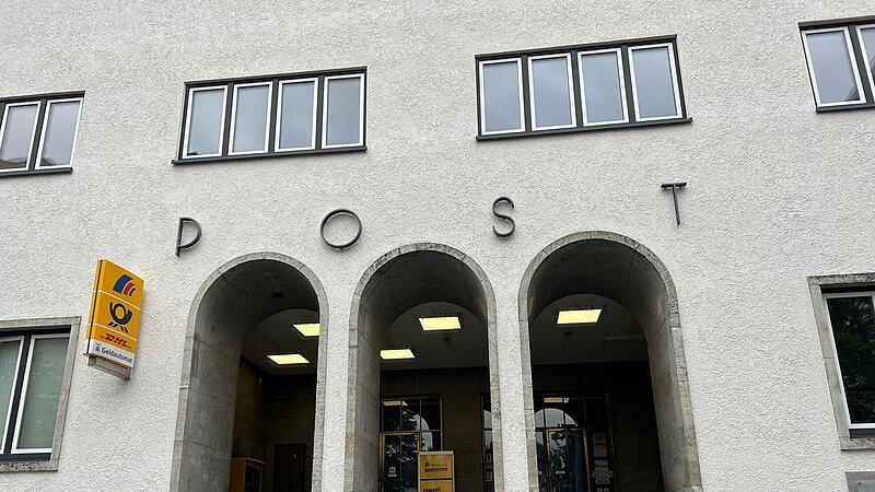 Das ehemalige Hauptpostamt gilt als bedeutendstes Bauwerk der Neuen Sachlichkeit in Coburg. Errichtet wurde es 1929 bis 1931 von der damaligen Reichspostdirektion.