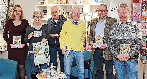 Das gesamte Autorenteam des „Stadtschreibers Herzogenaurach“ nahm an der Buchvorstellung teil. Das gesamte Autorenteam des „Stadtschreibers Herzogenaurach“ nahm an der Buchvorstellung teil.