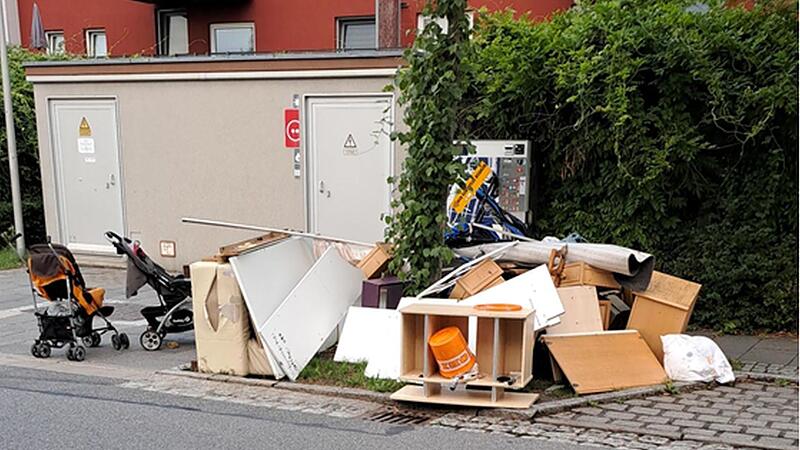 Illegale M&uuml;llablagerung am Max-B&ouml;hme-Ring in Coburg.