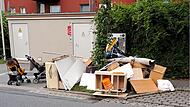Illegale Müllablagerung am Max-Böhme-Ring in Coburg. Illegale Müllablagerung am Max-Böhme-Ring in Coburg.