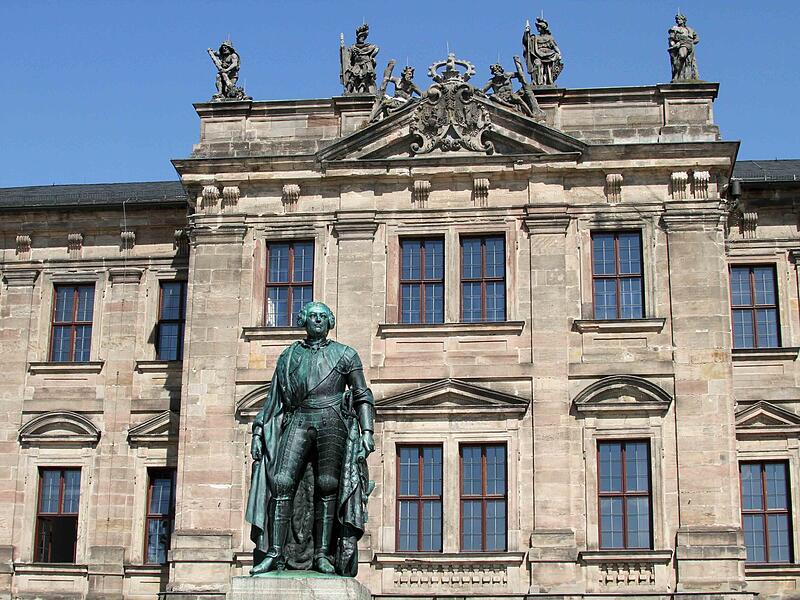 Das Hauptgeb&auml;ude der Friedrich-Alexander-Universit&auml;t Erlangen-N&uuml;rnberg (FAU) in Erlangen.