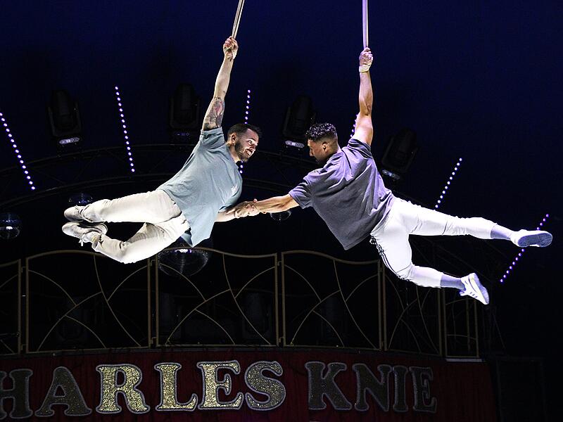 Blick hinter die Kulissen beim Zirkus Charles KnieBlick hinter die Kulissen beim Zirkus Charles Knie Blick hinter die Kulissen beim Zirkus Charles Knie