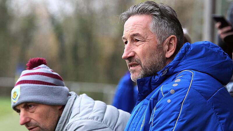 Seit vielen Jahren in der Verantwortung: Andreas Eiermann (r.) und Matthias Will (l.) sind bei den Frauenfu&szlig;ballerinnen der SpVgg ein eingespieltes Trainergespann, nach dieser Spielzeit geben beide aber ihre &Auml;mter aus pers&ouml;nlichen Gr&uuml;nden ab.