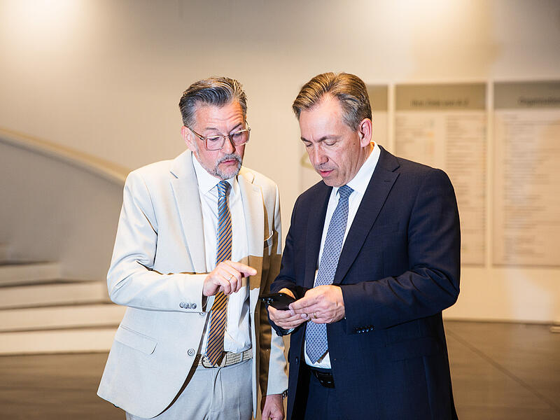 Landratskandidaten Erlangen Höchstadt Das Rennen ums Landratsamt geht in die nächste Runde: Am 22. März wird es zwischen dem amtierenden Landrat Alexander Tritthart (CSU) und dem derzeitigen Bürgermeister Adelsdorf Karsten Fischkal (Freie Wähler) eine Stichwahl geben.