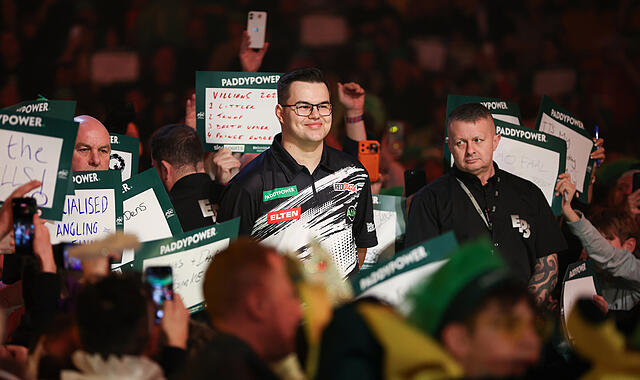 Gian van Veen erreichte bei der PDC-Weltmeisterschaft 2026 das Finale. Am 24. April kommen die Darts-Stars in die Bamberger Brose-Arena.
