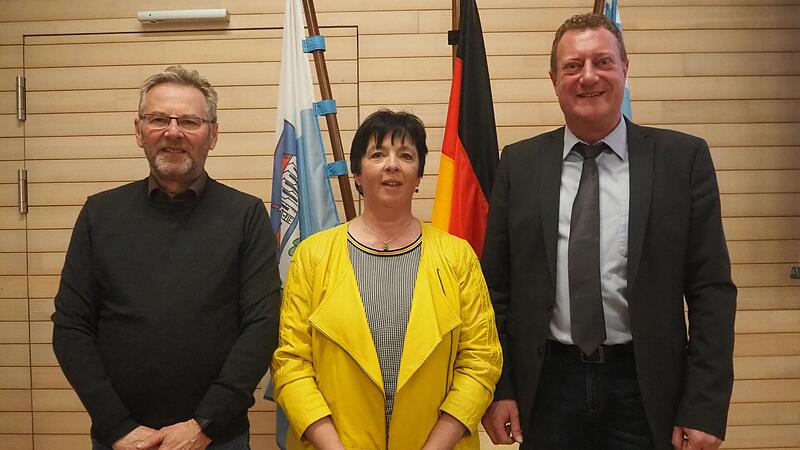 Sonnefeld Bürgermeister Michael Keilich (rechts) hat zwei neue Stellvertreter: Katrin Engel (GUB) als Dritte Bürgermeisterin und als Zweiter Bürgermeister Michael Fischer (SPD). Sonnefeld Bürgermeister Michael Keilich (rechts) hat zwei neue Stellvertreter: Katrin Engel (GUB) als Dritte Bürgermeisterin und als Zweiter Bürgermeister Michael Fischer (SPD).