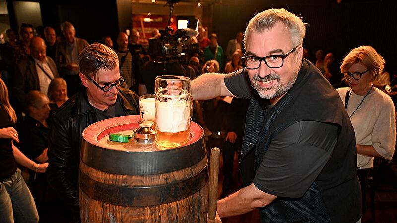 Uwe-Steinmetz ist gl&uuml;cklich &uuml;ber sein Sternla-BierChristopher Street Day 2025 in Bamberg