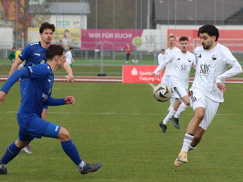Cankut Civelek (rechts) und seinen Coburger Teamkollegen fehlte am Samstagnachmittag gegen Würzburg die letzte Schärfe. Cankut Civelek (rechts) und seinen Coburger Teamkollegen fehlte am Samstagnachmittag gegen Würzburg die letzte Schärfe.