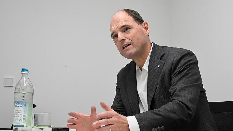 Michael Hofmann sitzt seit zehn Jahren f&uuml;r die CSU im Landtag, seit neuestem als Parlamentarischer Gesch&auml;ftsf&uuml;hrer seiner Fraktion gar im &bdquo;Maschinenraum&ldquo;.Forchheim & Fr&auml;nkische Schweiz