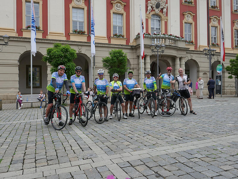 Die Radfahrer werden in Bad Windsheim abgeholt.