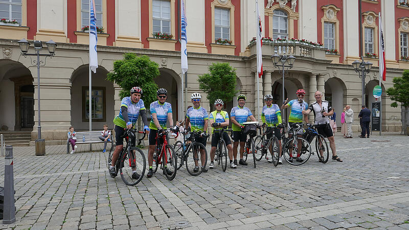 Die Radfahrer werden in Bad Windsheim abgeholt.