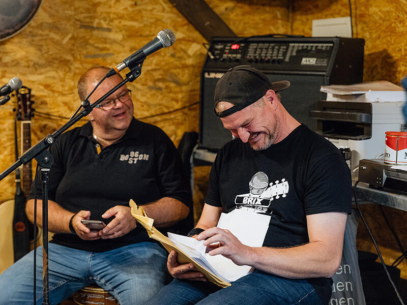 Hatten sichtlich Spa&szlig; bei der Bandprobe von "Rh&ouml;ner Bluat": Daniel Rossmann und Frank Schmitt.