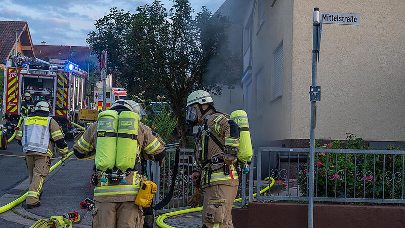 Massiver Kellerbrand fordert 120 Einsatzkr&auml;fte