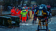 Retter bergen toten Mann aus der Regnitz: Einsatz unter schwierigen Bedingungen