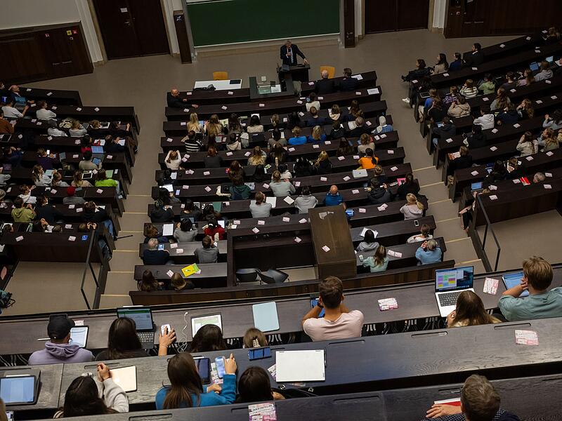 Studierende im Hörsaal Studierende im Hörsaal