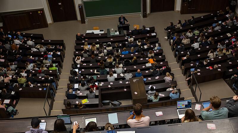 Studierende im Hörsaal Studierende im Hörsaal