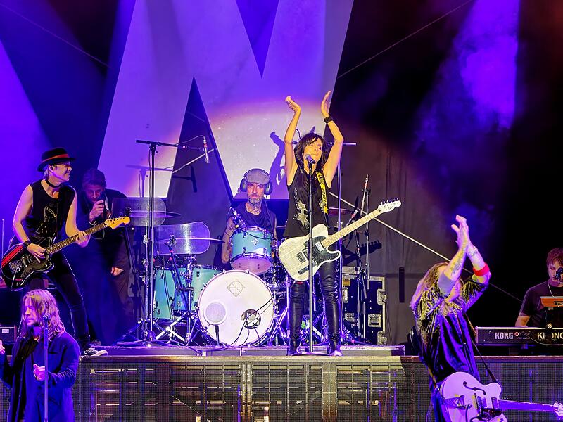 Nena rockt BurgebrachNena rockt mit 4000 Fans Burgebrach