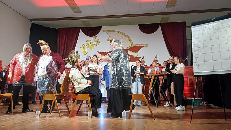 Viel los war bei der Prunksitzung Schw&auml;rzelbach 2026