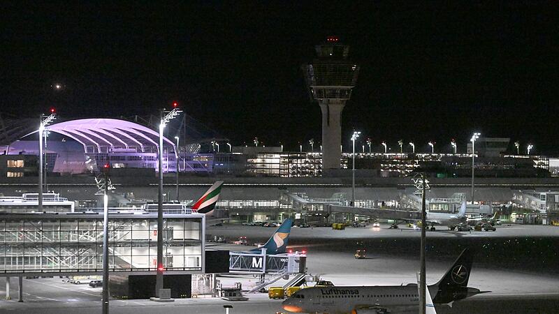 Flughafen München bei Nacht Flughafen München bei Nacht